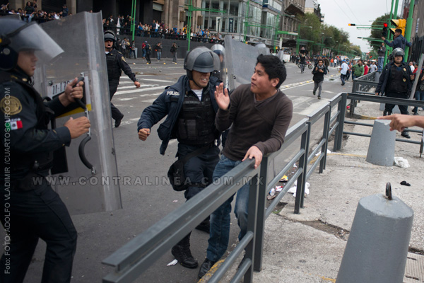desalojo-cnte-zocalo-2013