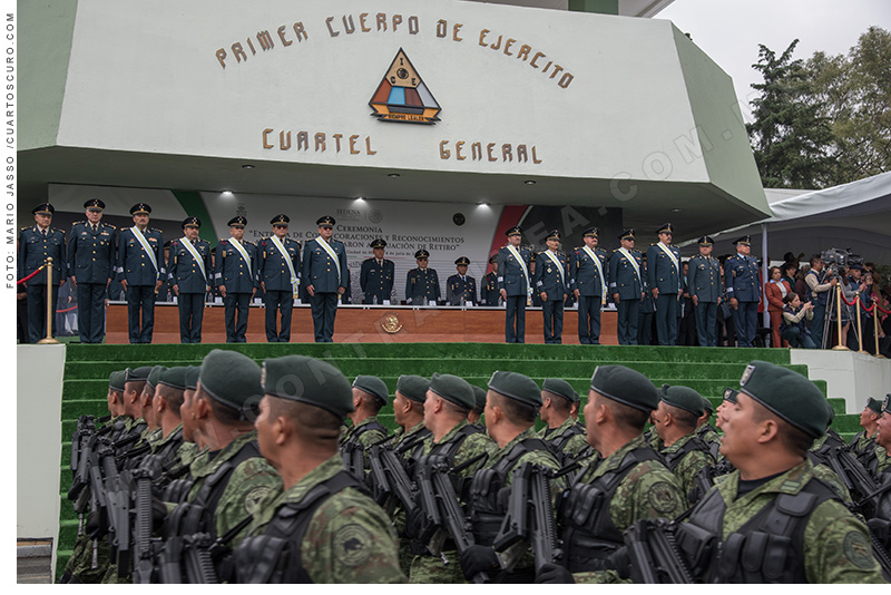 CIUDAD DE MÉXICO, 08JULIO2017.- Salvador Cienfuegos Zepeda, Campo Militar 1-A, entrega de las condecoraciones y reconocimientos a 15 generales
