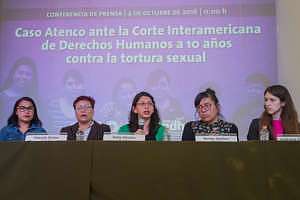 Mujeres que sufrieron detención ilegal