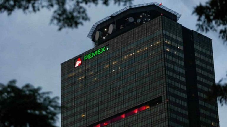 En Pemex y Luz y Fuerza, más de 4 mil tienen pensiones por encima delsueldo de la presidenta, alertó la secretaria Raquel Buenrostro