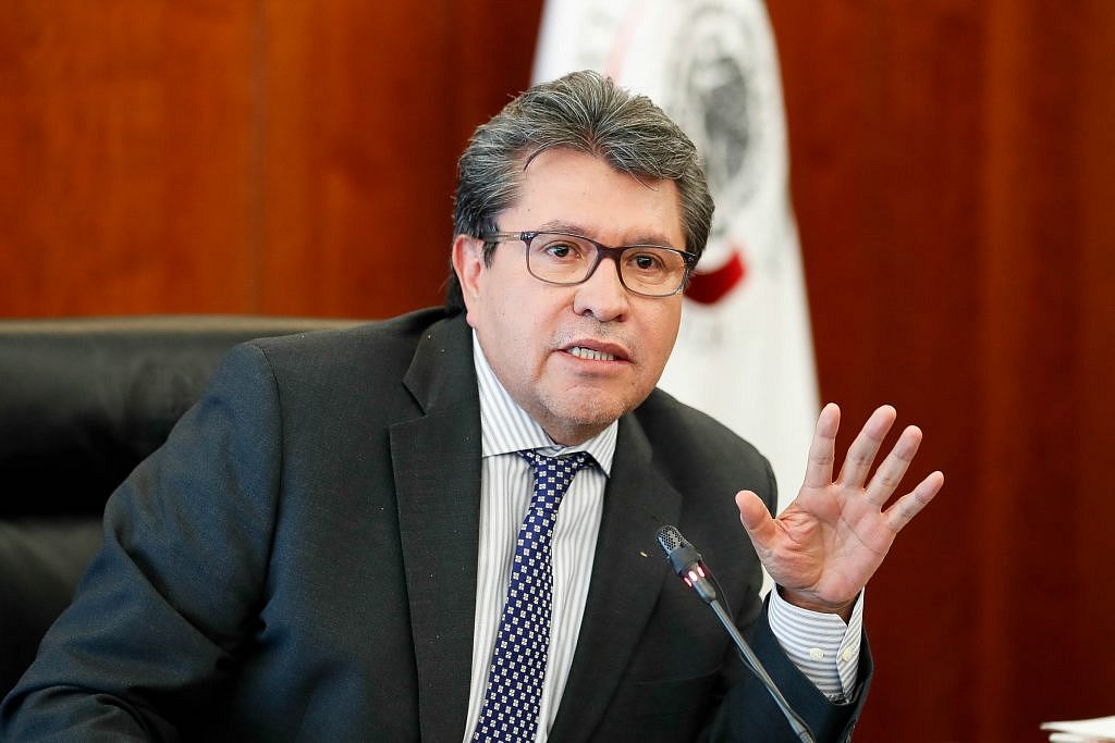 El presidente de la Junta de Coordinación Política, Ricardo Monreal Ávila, confirmó el ajuste al presupuesto del INE.