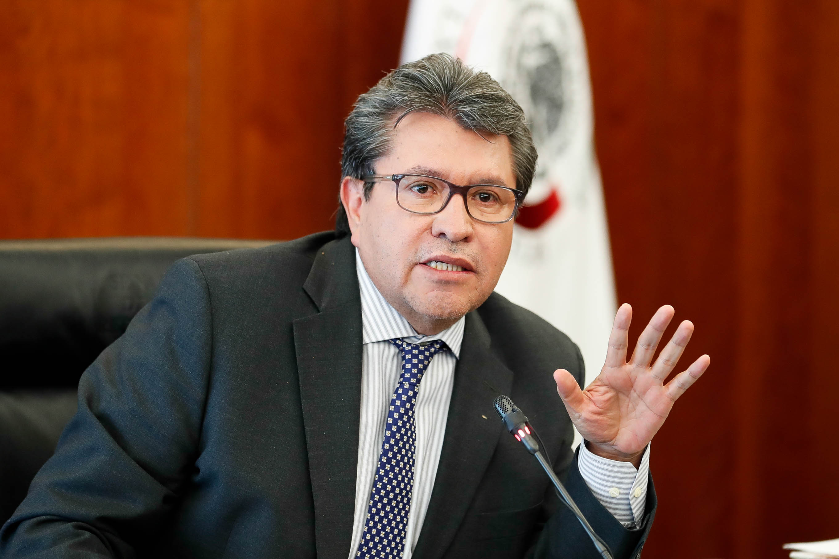 El presidente de la Junta de Coordinación Política, Ricardo Monreal Ávila, confirmó el ajuste al presupuesto del INE.