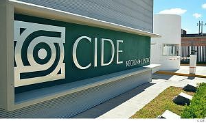 El doctor Santiago Bazdresch Barquet descalificó las nuevas contrataciones del cuerpo académico del Centro de Investigación y Docencia Económicas, AC, porque los futuros docentes no provienen de universidades extranjeras.