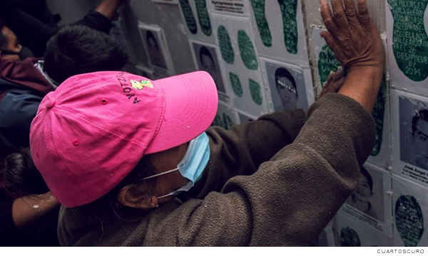 Familiares de desaparecidos y victimas de violencia de Estado