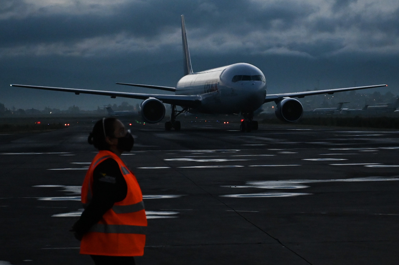 Sheinbaum: No hay razón para sanciones de EU a aerolíneas; AIFA privilegia la seguridad ante saturación del AICM