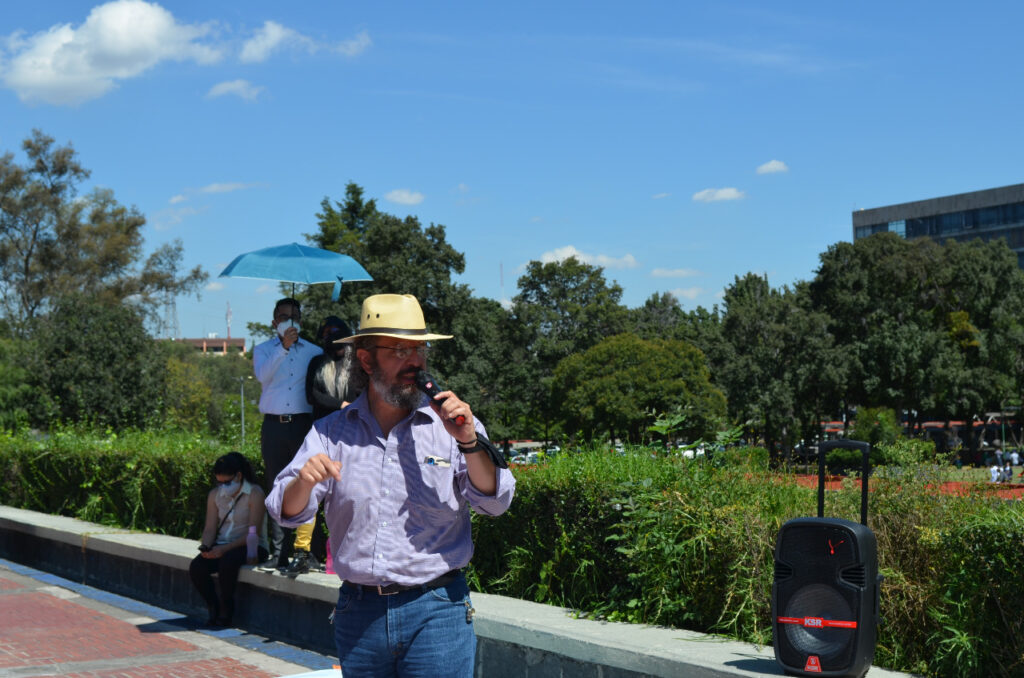 Profesores de los cinco CCH se manifestaron en Rectoría para exigir democracia en la UNAM