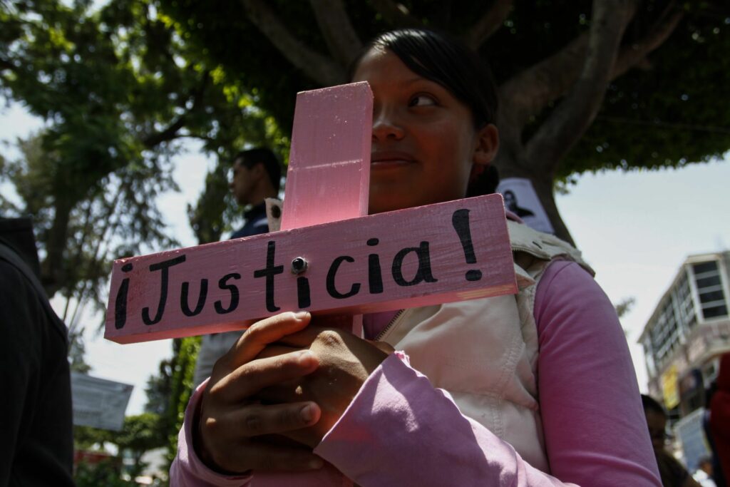 Sheinbaum condena feminicidios; se compromete a que no habrá impunidad (reporte brindado durante la conferencia presidencial)