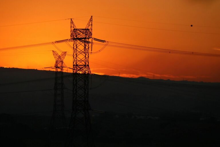 Gobierno federal regularizará a sociedades de autoabasto para que paguen transmisión eléctrica que antes no cubrían