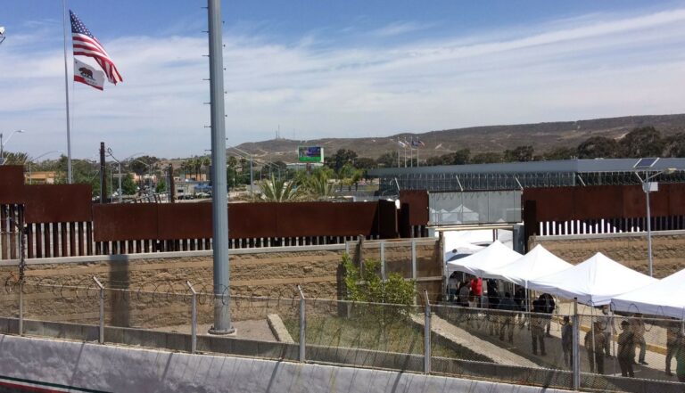 El modelo humanitario de México reduce los cruces ilegales en un 78% y brinda citas migratorias en línea para migrantes mexicanos