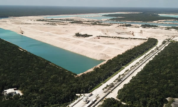 Empresas estadunidenses y canadienses deben cumplir, en México, normas ambientales que hay en sus países, declaró la presidenta