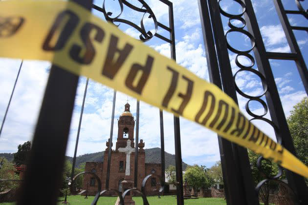 En el caso de los sacerdotes jesuitas asesinados en Urique, Chihuahua, el titular del Ejecutivo señaló que “merece una explicación de las autoridades locales, a fondo.