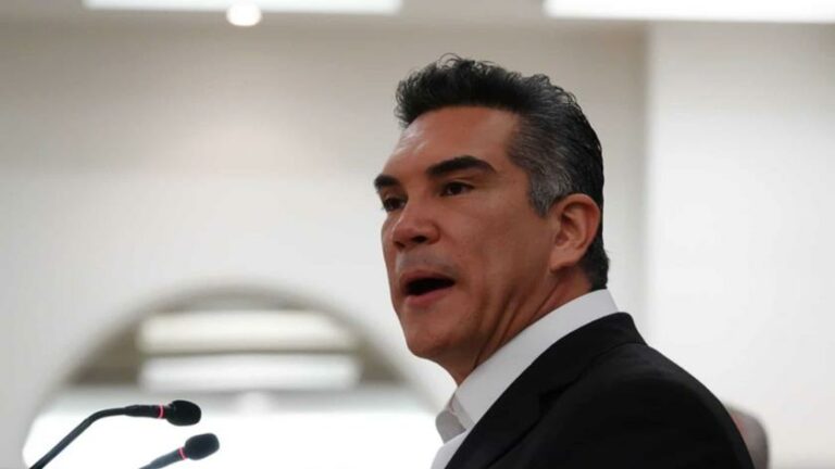 Sheinbaum indicó que ver a Moreno agrediendo físicamente al senador Fernández Noroña, le recordó al actuar de los “porros” de la UNAM