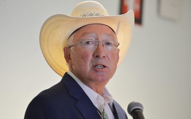 La estrategia de seguridad del gobierno mexicano ha dado resultados, aseguró el aún embajador de Estados Unidos en México, Ken Salazar