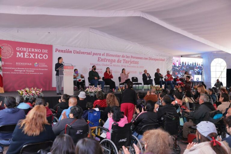 En la Ciudad de México, 73 mil 940 personas con discapacidad permanente recibirán por primera vez la tarjeta de la Pensión para el Bienestar