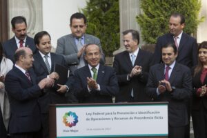 En el sexenio de Felipe Calderón, Hacienda manejó discrecionalmente miles de millones de pesos al margen del presupuesto aprobado