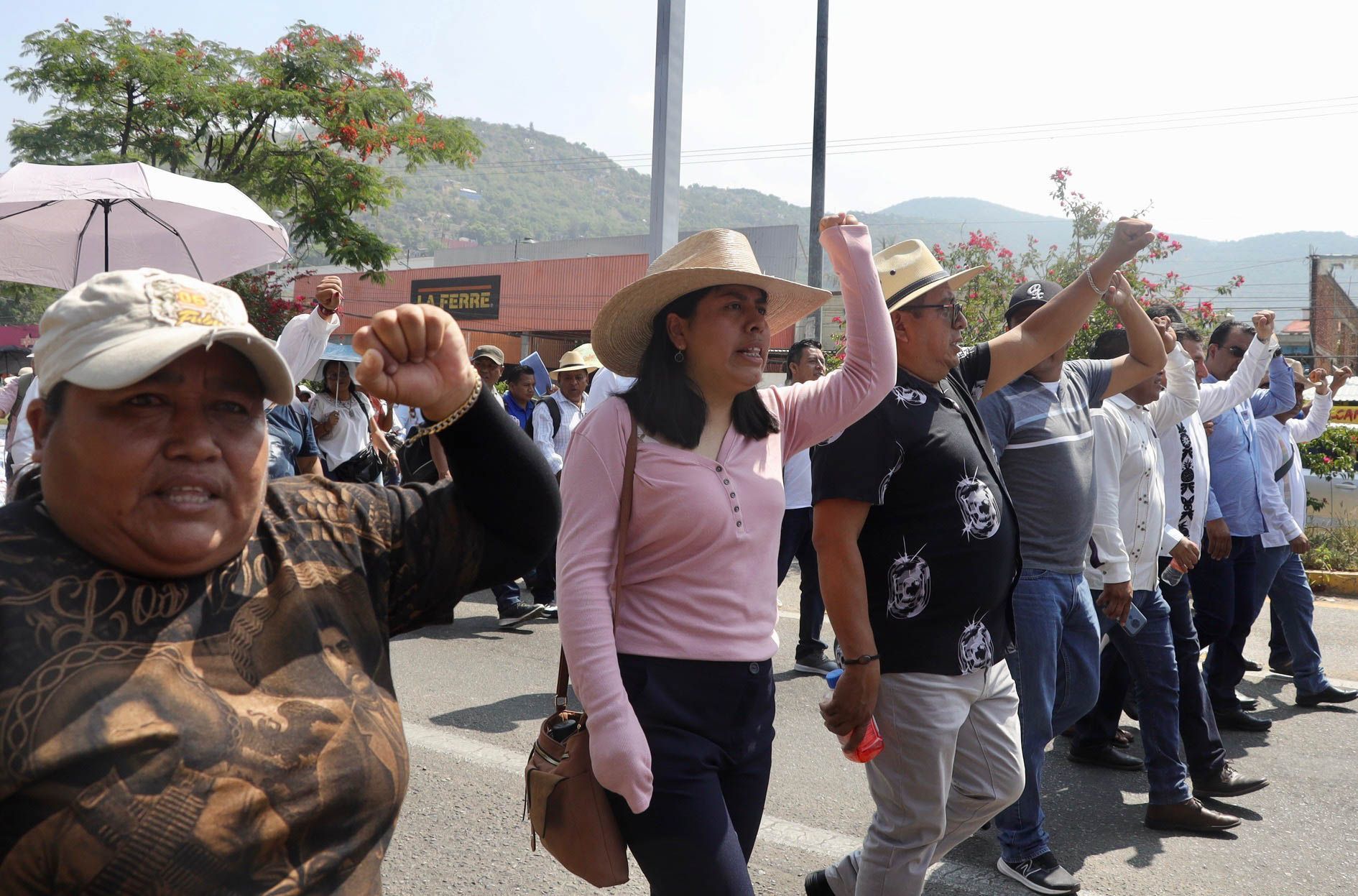 Después de la demanda de seguridad, tenemos otro gran pendiente en México. Un derecho que no se ha resuelto para la mayoría de la población: empleo.