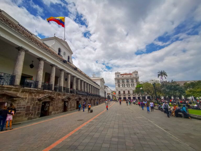 Ecuatorianos y ecuatorianas asistieron al proceso electoral, con el objetivo escoger a su futuro presidente o presidenta de la República