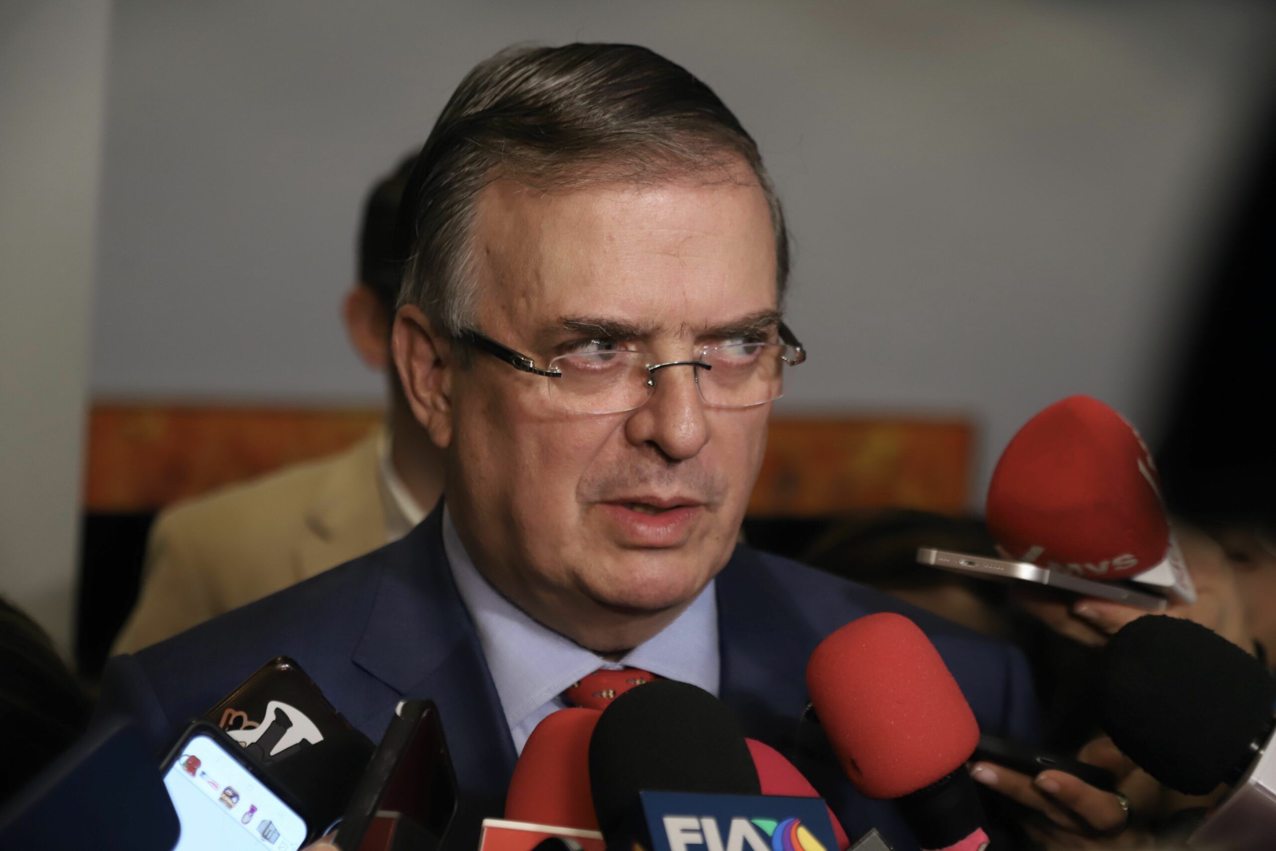 Ebrard informa avance del 90% en negociación T-MEC ante amenaza de aranceles de EU. Confirma carácter trilateral.