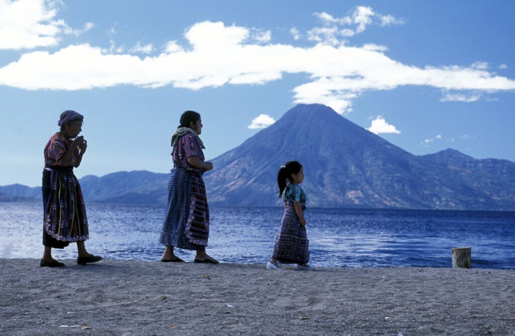 En el humedal costero de Monterrico, en el sur de Guatemala, cinco comunidades viven día a día los efectos visibles del cambio climático