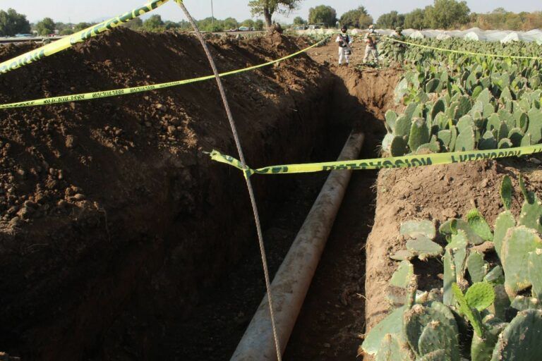 Claudia Sheinbaum: no se protegerá a implicados en robo de combustible; investigación llegará "tope donde tope"