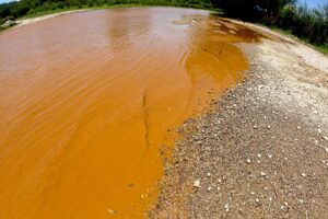 Gobierno acuerda plan para reparar daños del derrame en Río Sonora con hospital, plantas de tratamiento y monitoreo de salud