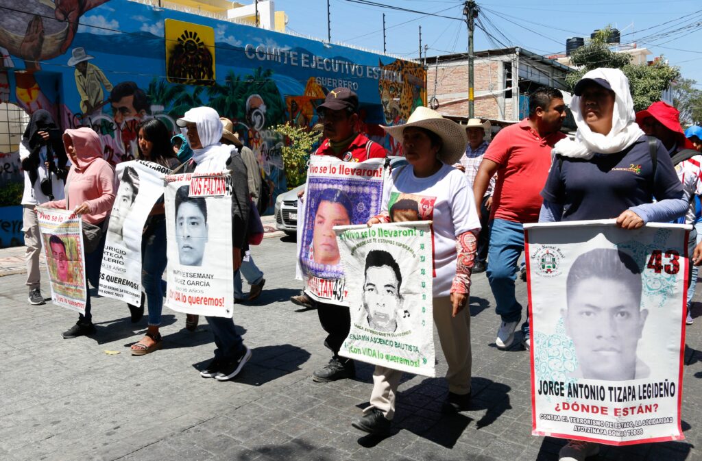 Sheinbaum informa que nuevas investigaciones en el caso Ayotzinapa buscan pruebas sólidas y apoyo internacional