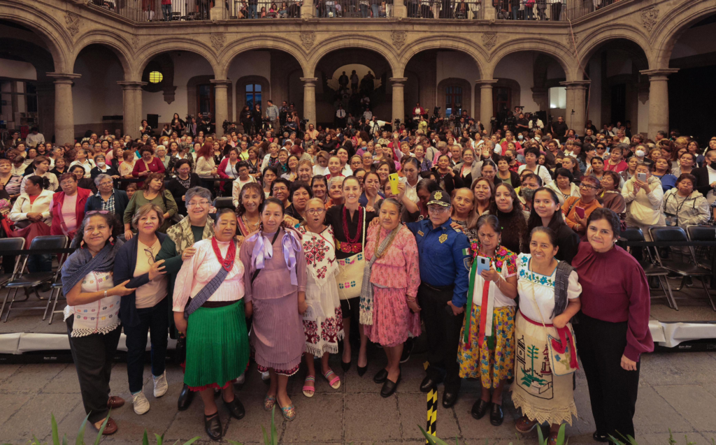 Presentan programa de apoyo a mujeres indígenas y afromexicanas artesanas. Impulsar la creación, comercialización y protección de artesanías