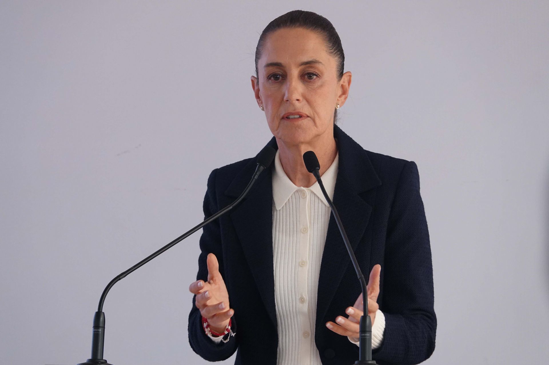 Aumento de aranceles a productos de varios países, entre ellos China, espara fortalecer producción nacional, afirmó la presidenta