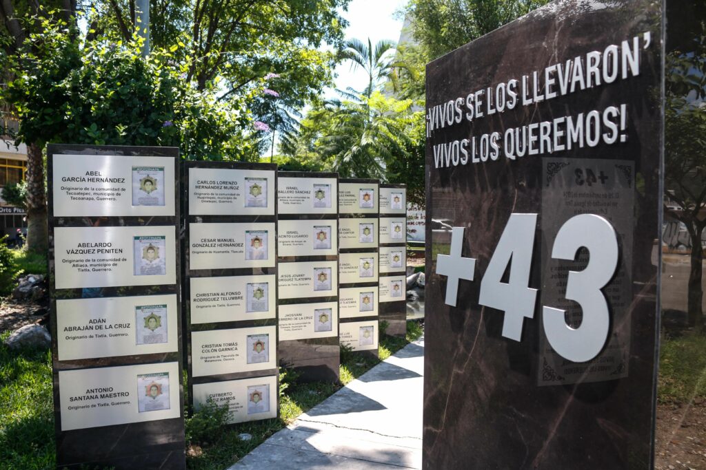 Detienen a exmagistrada por presunto encubrimiento en el caso Ayotzinapa y desaparición de evidencia