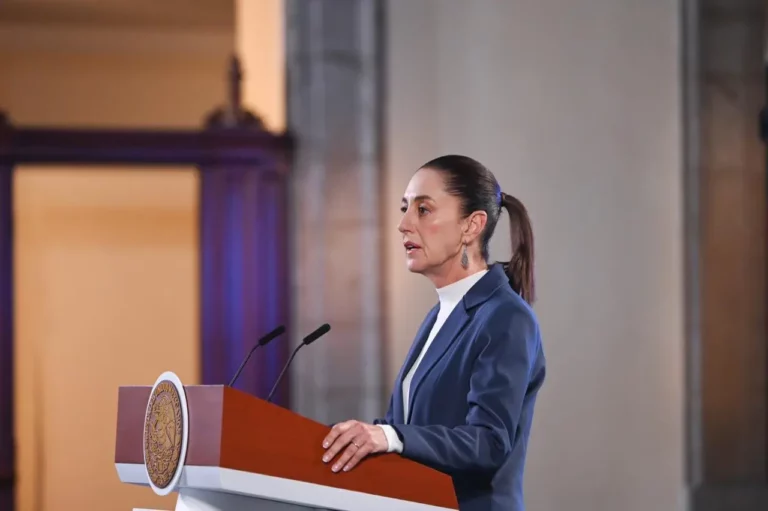 Sheinbaum aclara: no se investigará a transportistas por bloqueos, aunque cerrar vías sea delito. Reitera política de diálogo.