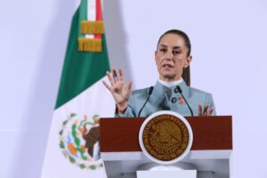 El modelo económico de la cuarta transformación es único en el mundo, propio, ha reducido la pobreza y desigualdad, explicó la presidenta
