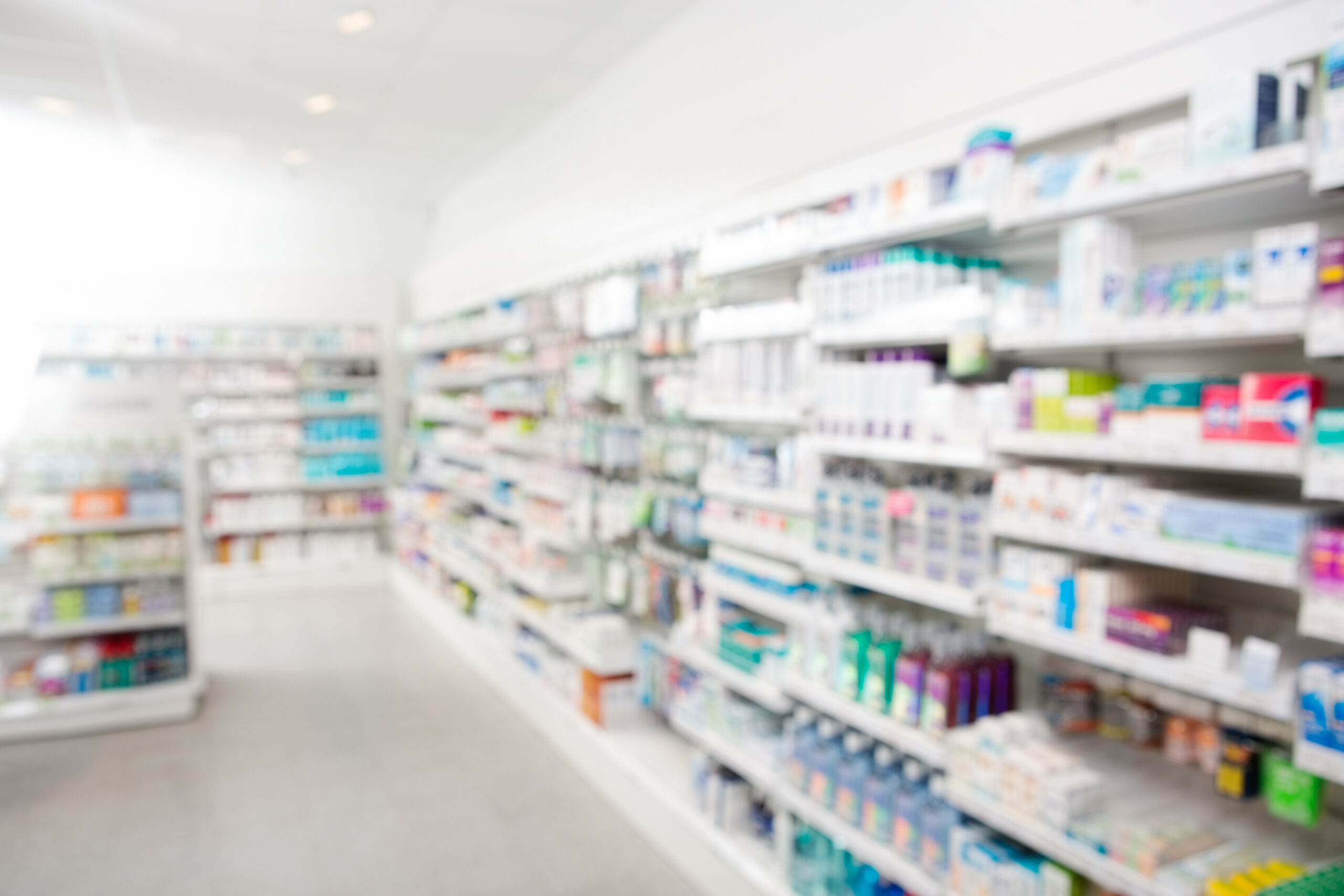 Sheinbaum informa abasto de medicinas al 90% pese a incumplimiento de farmacéuticas; anuncia sanciones y cancelación de contratos