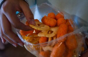 A partir del 29 de marzo, quedará prohibida la venta de comida chatarra y bebidas azucaradas en las escuelas