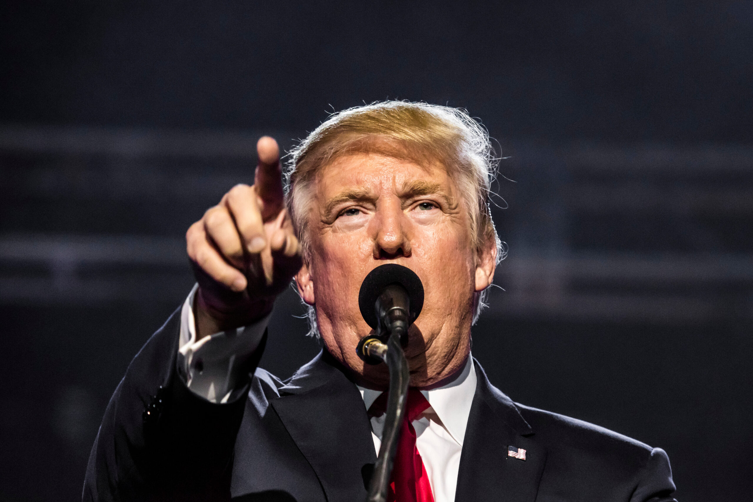 Las exportaciones de México a Estados Unidos tendrán un arancel del 25 por ciento a partir del sábado 1 de febrero, anunció Donald Trump