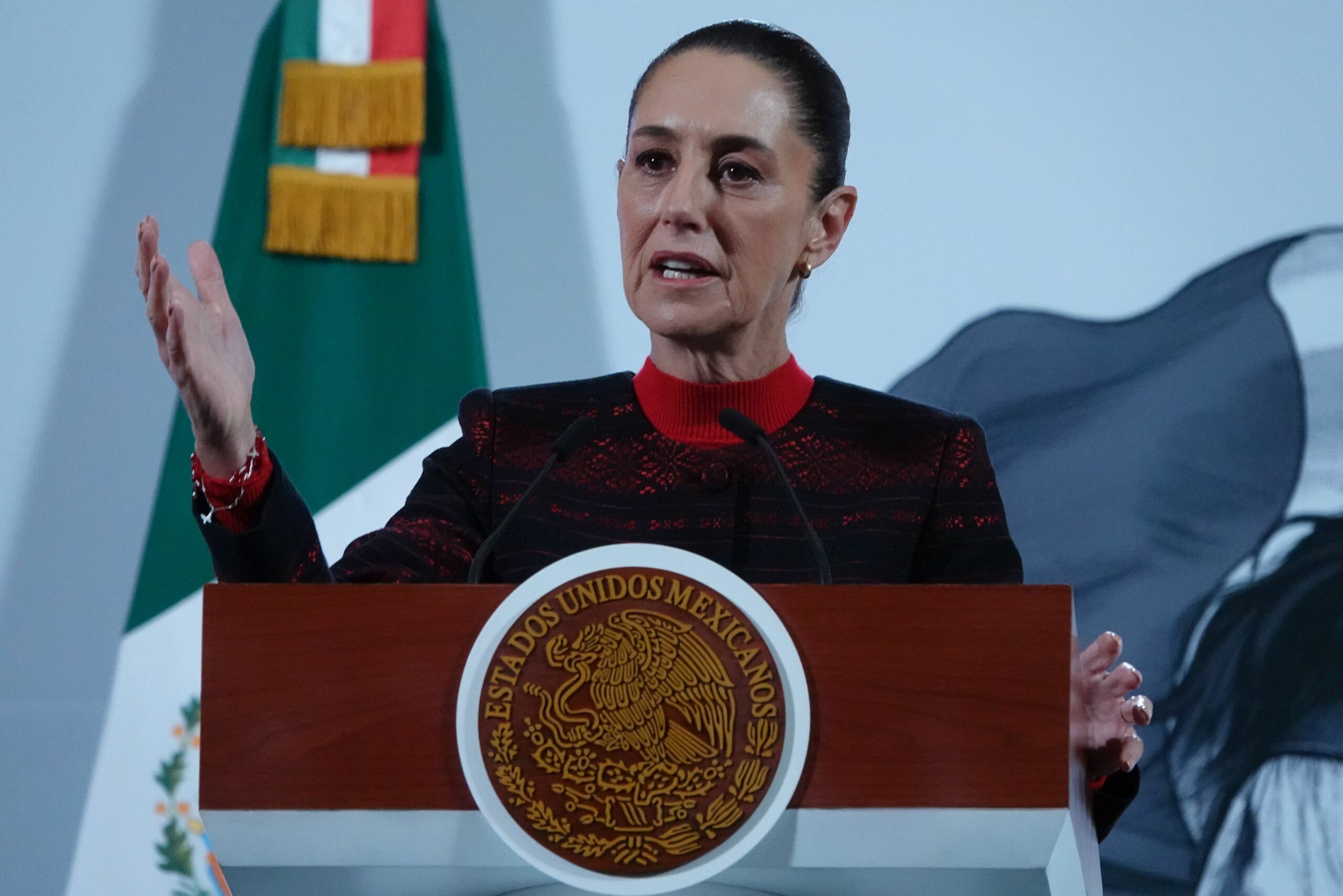 Sheinbaum advierte a Perú: ingresar a la Embajada de México para detener a Betssy Chávez violaría leyes internacionales.
