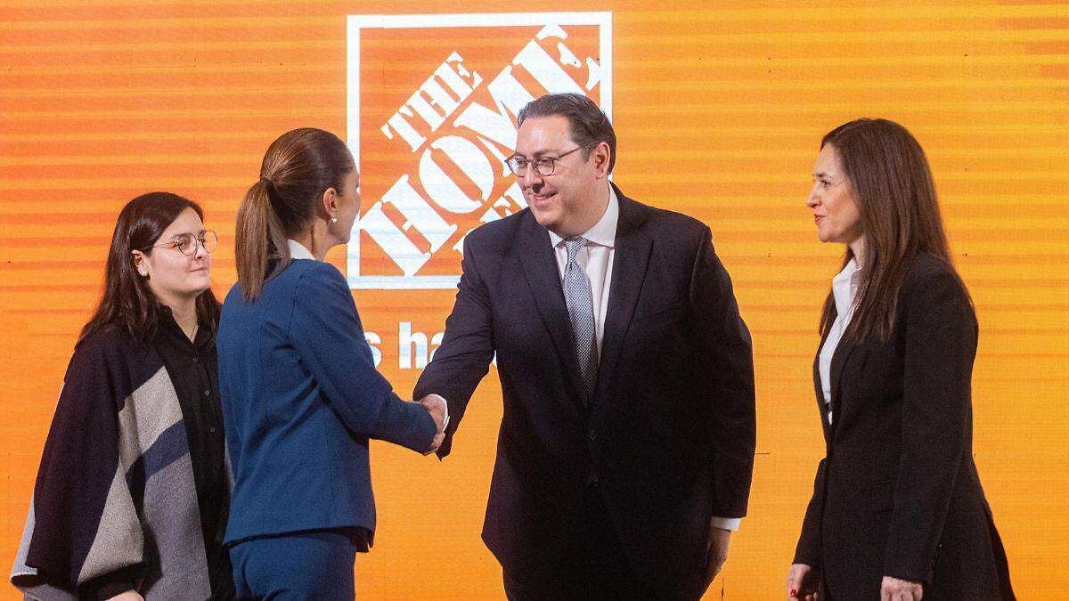 The Home Depot invertirá 1 mil 300 millones de dólares durante los próximos tres años, con el objetivo de aumentar el contenido de proveeduría nacional