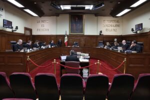 La lucha por la presidencia de la SCJN ya inició y Yasmín Esquivel sacrifica su alianza con el gobierno en pos de fuentes de financiamiento.