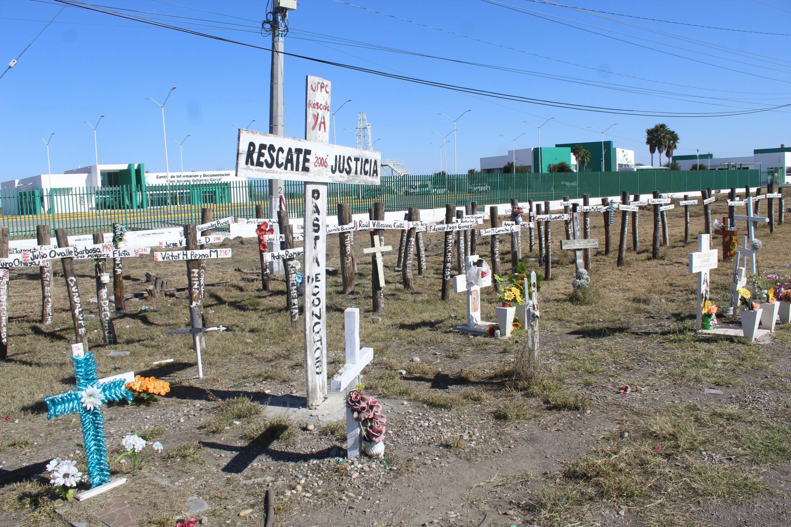 Familiares celebran la recuperación de 12 restos de los 65 mineros fallecidos en febrero de 2006 de la tragedia ocurrida en la mina Pasta de Conchos