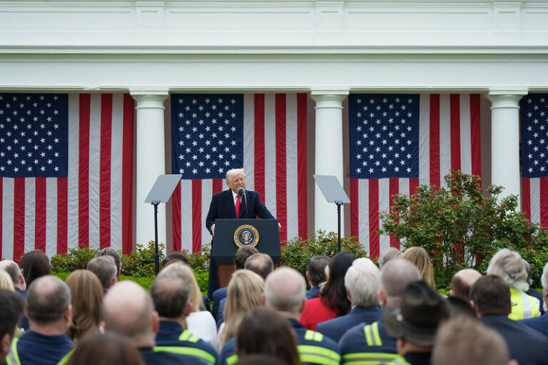 Las políticas de Trump buscan sustituir el paradigma del liberalismo económico, pero no anular el capitalismo: con los aranceles recíprocos, EU estima generar ingresos durante la próxima década por 6 billones de dólares