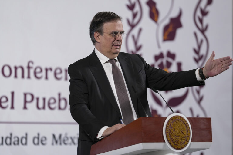 México logra mantener aranceles de 25% fuera del T-MEC; acuerdo de 90 días fortalece su posición económica
