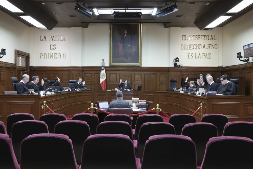Aunque la Constitución Mexicana establece que ningún servidor público podrá ganar más que la presidenta Sheinbaum