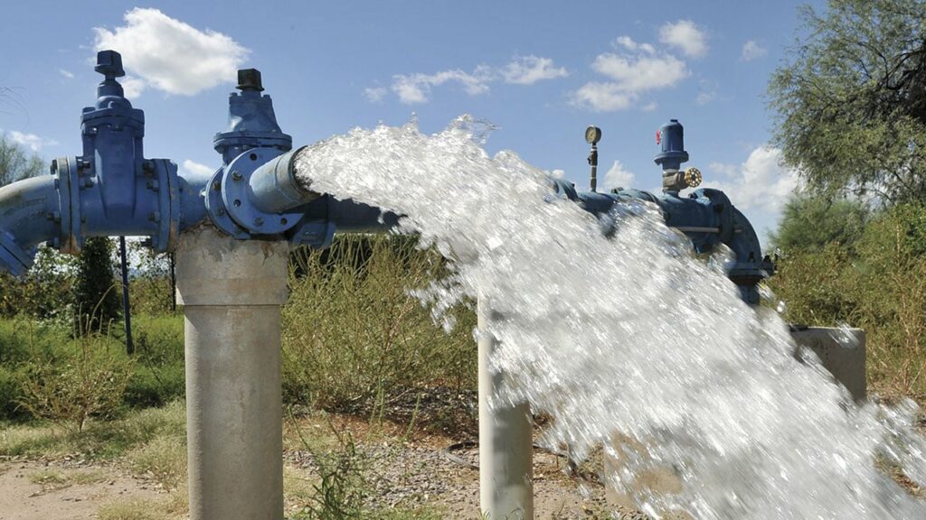 Reforma de Agua Sheinbaum: Conagua explica fin de mercado negro y concesiones. Nueva Ley General garantiza derecho humano.