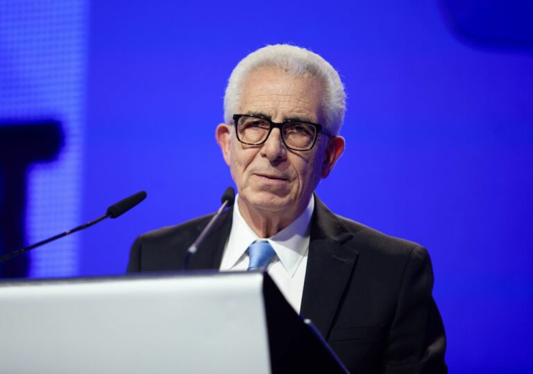 Con singular entusiasmo, Ernesto Zedillo Ponce de León se ha lanzado en contra del gobierno de Claudia Sheinbaum. Desde medios de la oposición conservadora.