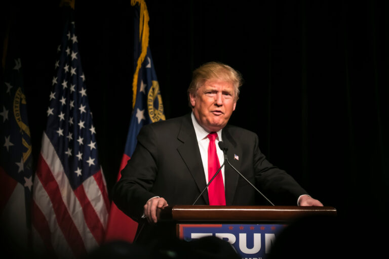 Sheinbaum rechaza ataques de EEUU a embarcaciones en el Caribe; exige a Trump apego al derecho internacional.