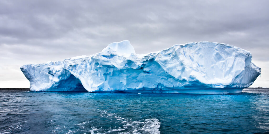 Sólo la capa de hielo de Groenlandia tiene suficiente hielo, como para elevar  siete metros los niveles del mar