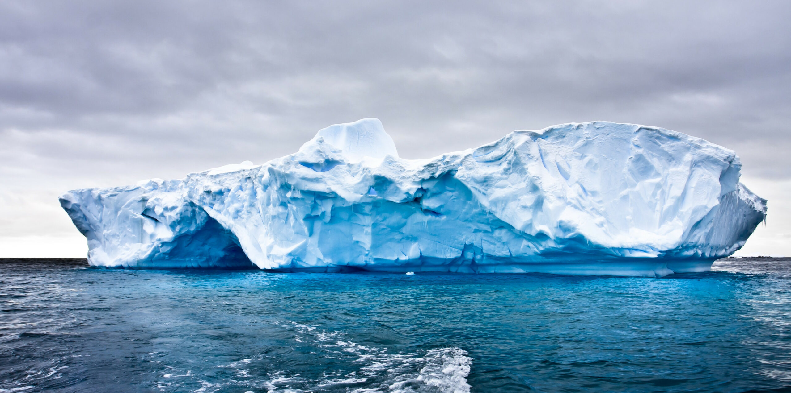 Sólo la capa de hielo de Groenlandia tiene suficiente hielo, como para elevar siete metros los niveles del mar