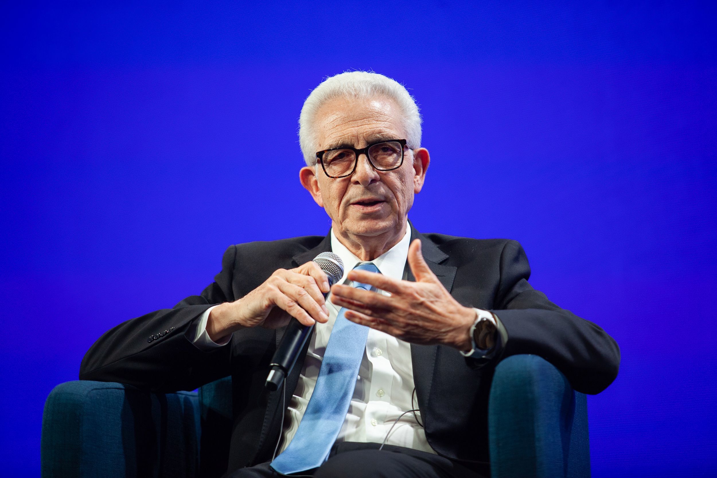 Claudia Sheinbaum critica privatización de trenes con Zedillo y anuncia nuevasobras ferroviarias para pasajeros