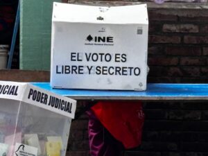 En Atizapán mayoría de los asistentes son personas adultas mayores,ciudadanos que, pese a las dificultades, salieron a ejercer su derecho