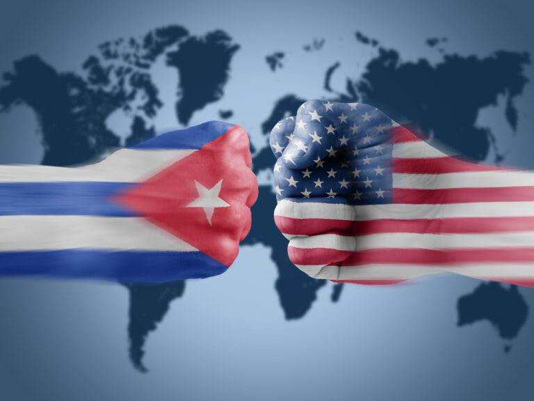 Donald Trump ha reforzado las medidas para bloquear a Cuba, pues no tolera que este país sea ejemplo de defensa de su soberanía