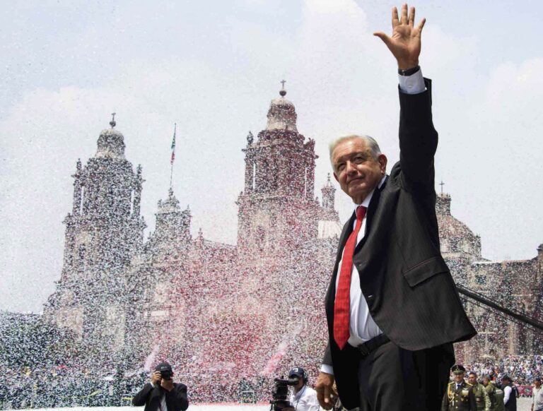 Es "absurdo" deslindarse de AMLO, responde Sheinbaum a críticas. Defiende el AIFA y alerta sobre inundaciones en Texcoco
